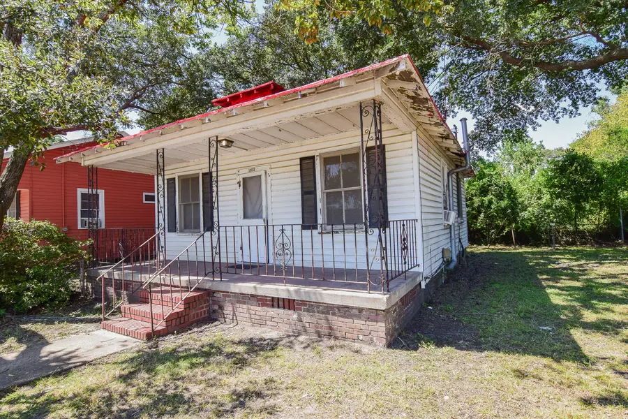 1822 Redwood St, North Charleston, SC 29405