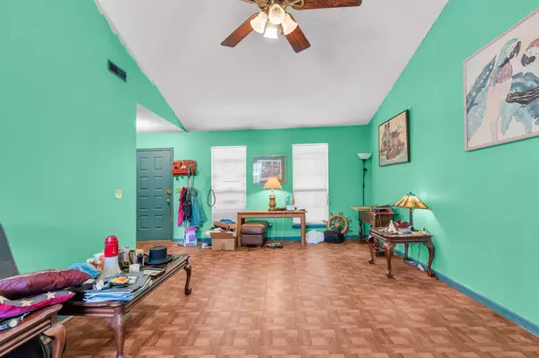 Ladson, SC 29456,121 University Dr