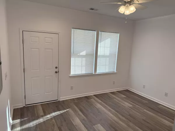 North Charleston, SC 29405,1990 Comstock Ave