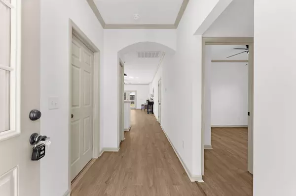 Summerville, SC 29486,203 Summer View Rd