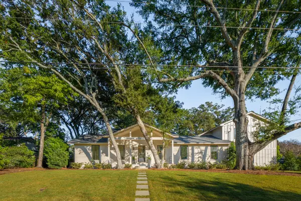 865 N Shem Dr, Mount Pleasant, SC 29464