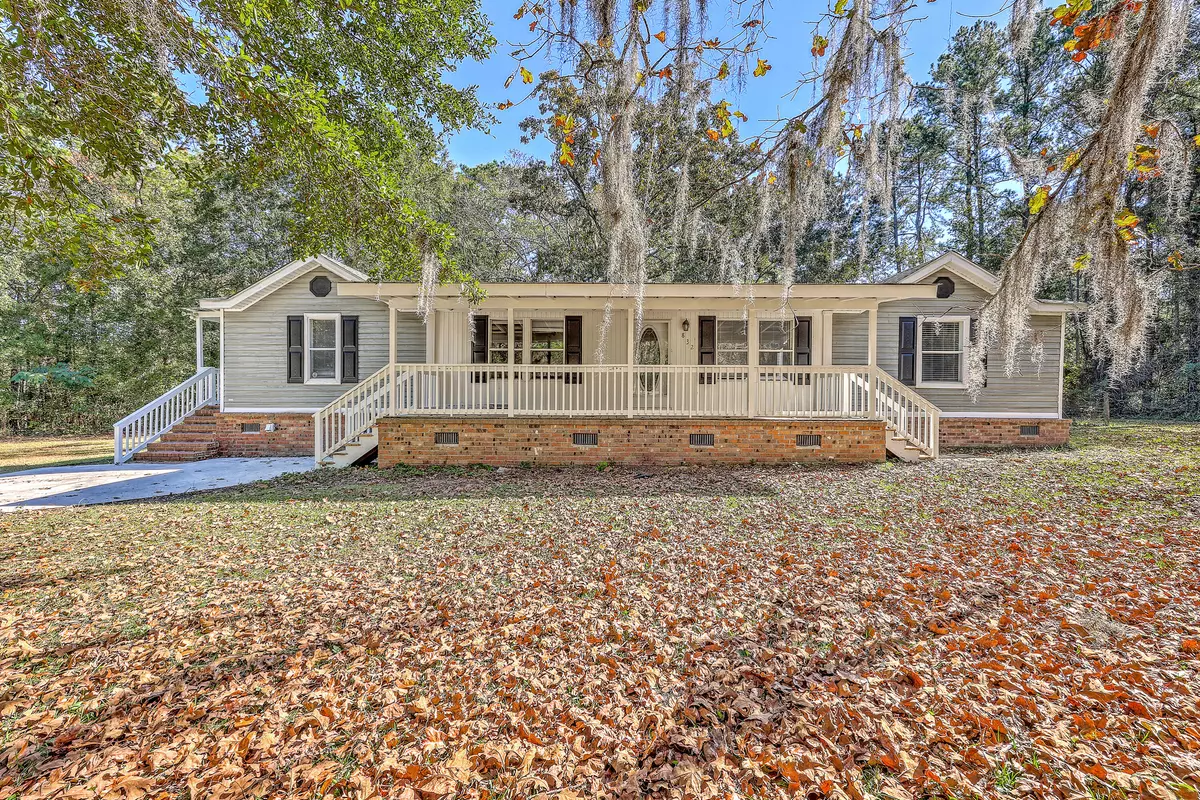 Huger, SC 29450,832 Laura Ln