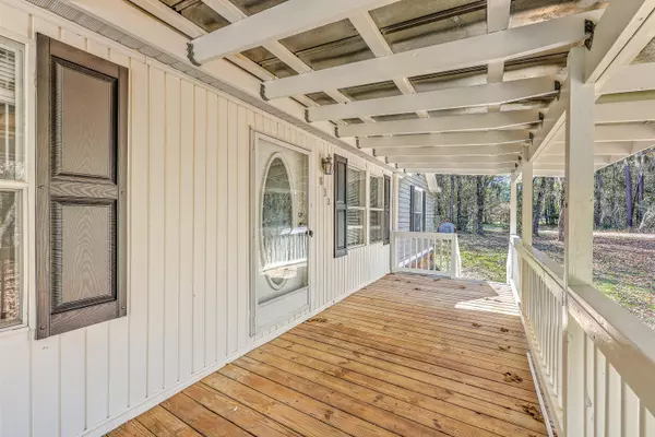 Huger, SC 29450,832 Laura Ln