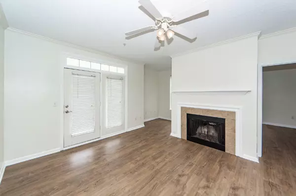 Charleston, SC 29407,45 Sycamore Ave #234