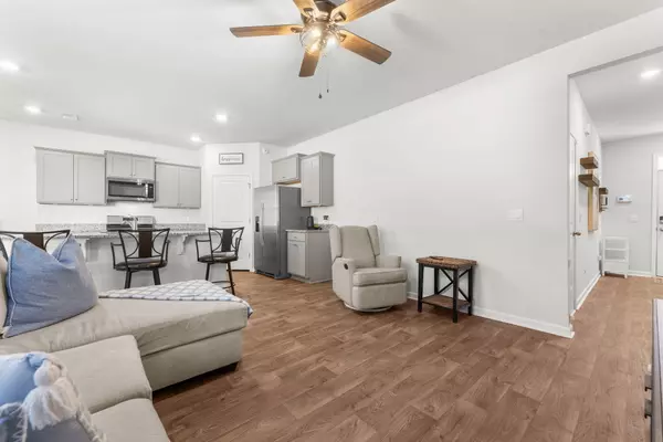 Summerville, SC 29486,645 Silver Spruce St