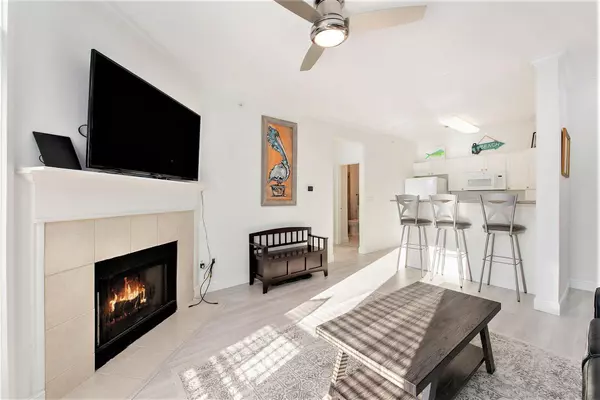 Charleston, SC 29492,130 River Landing Dr #3302