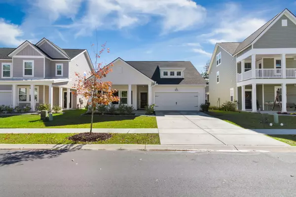 Summerville, SC 29483,225 Red Bluff St