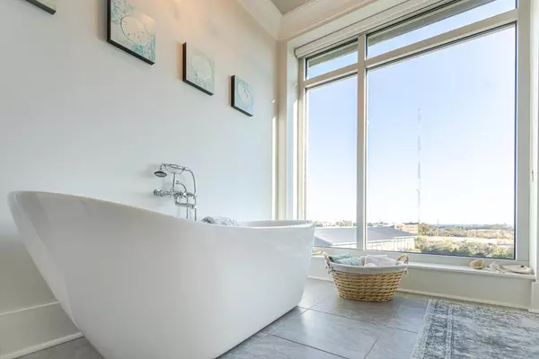 Mount Pleasant, SC 29464,155 Wingo Way #462