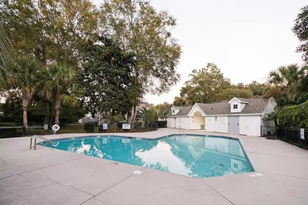 Johns Island, SC 29455,1618 Saint Johns Parrish Way