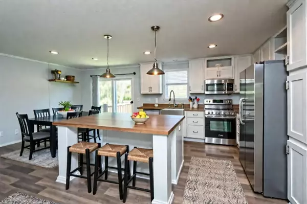 Pinopolis, SC 29469,106 Pine Arbor Ln