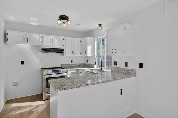 North Charleston, SC 29418,5109 Westview St St