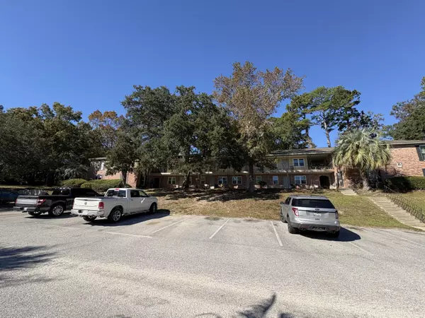 Hanahan, SC 29410,6240 Old Point Rd #B1