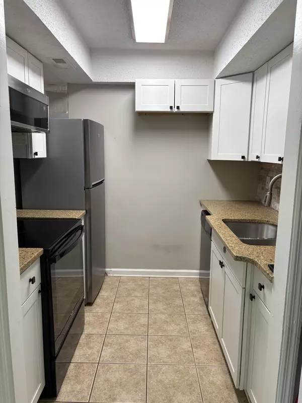 Hanahan, SC 29410,6240 Old Point Rd #B1