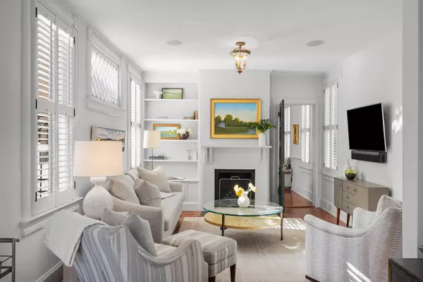 Charleston, SC 29401,3 King St