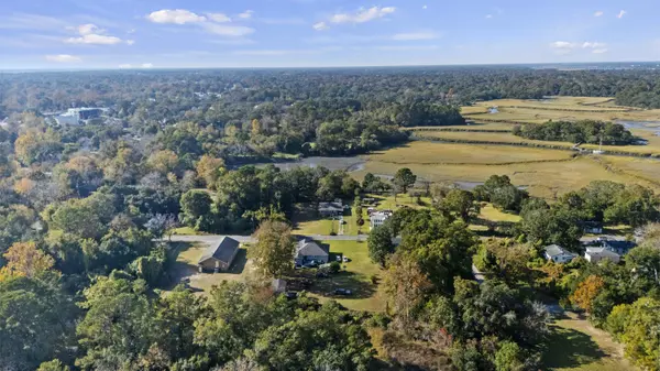 Charleston, SC 29407,1033 Main St