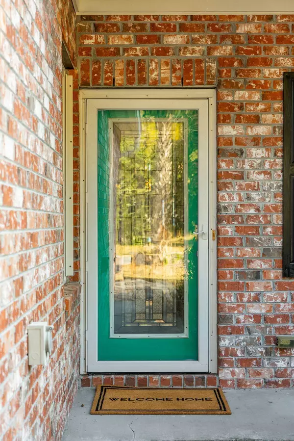 Johns Island, SC 29455,1652 Saint Johns Parrish Way