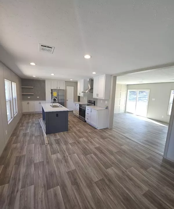 Eutawville, SC 29048,105 Martin Dr