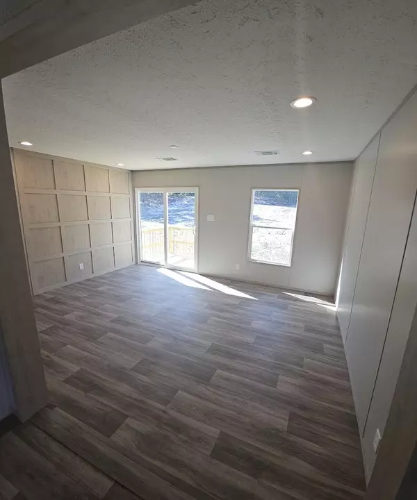 Eutawville, SC 29048,105 Martin Dr