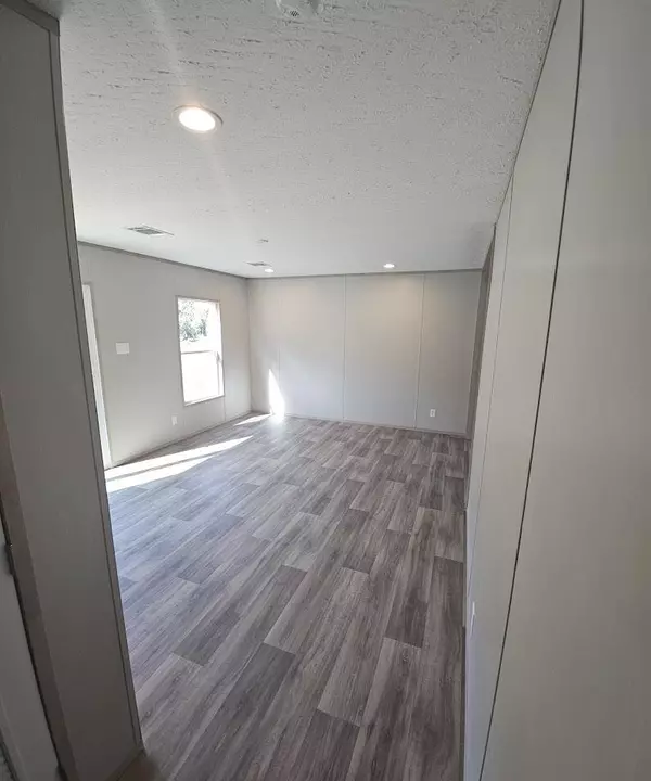 Eutawville, SC 29048,105 Martin Dr