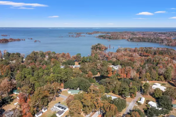 Eutawville, SC 29048,109 Cove Ln