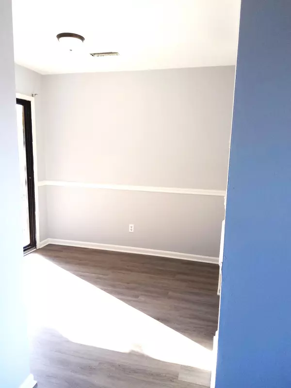 North Charleston, SC 29418,5205 Marseilles Dr #B