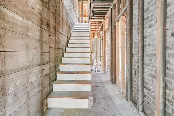 Charleston, SC 29401,155 Queen St #B