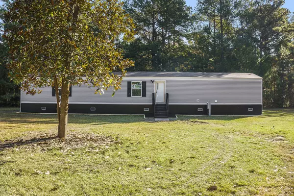 108 Browns Family Pl, Cross, SC 29436