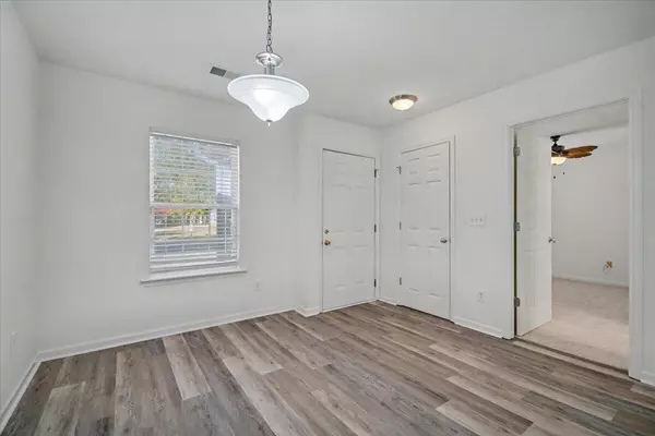 North Charleston, SC 29418,7876 Park Gate Dr