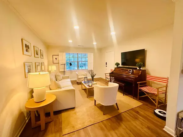 Mount Pleasant, SC 29464,936 Lansing Dr #D