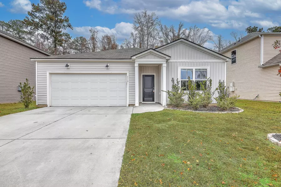 239 W Bradford Pointe Dr, Summerville, SC 29483