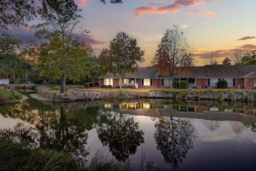 1411 Cambridge Lakes Dr #108, Mount Pleasant, SC 29464