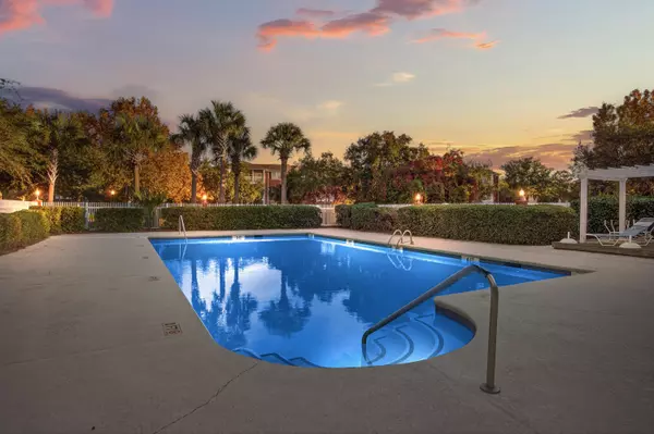 Mount Pleasant, SC 29464,1411 Cambridge Lakes Dr #108