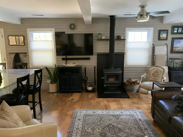 Mount Pleasant, SC 29464,734 Powhatan Ave