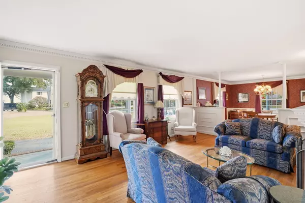 Charleston, SC 29412,856 Robert E Lee Blvd