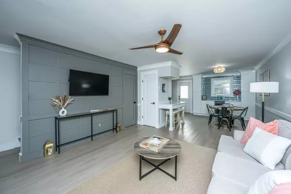 Mount Pleasant, SC 29464,713 Center St