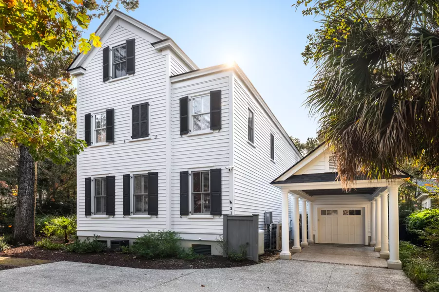 31 Frogmore Rd, Mount Pleasant, SC 29464