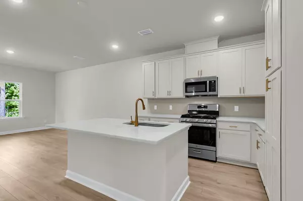 Summerville, SC 29486,916 Dusk Dr