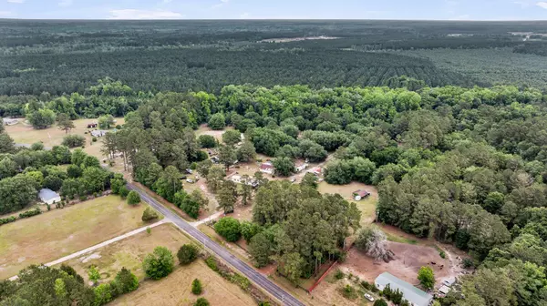 5056 Red Oak Rd, Cottageville, SC 29435