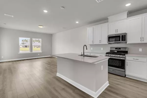 Summerville, SC 29486,912 Dusk Dr