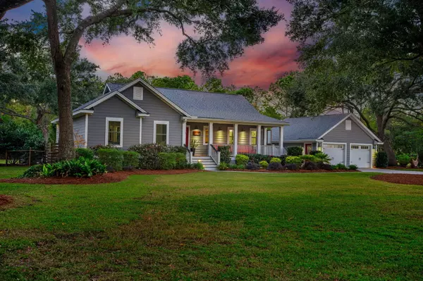 5323 Peerless Place Dr, Wadmalaw Island, SC 29487