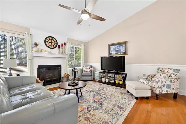 Summerville, SC 29485,215 Savannah Round