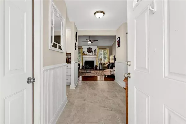 Summerville, SC 29485,215 Savannah Round