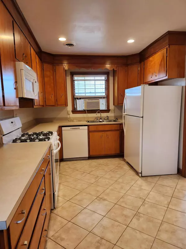 Charleston, SC 29403,187 3rd Ave #B