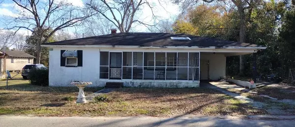 1017 Harlin St, Elloree, SC 29047