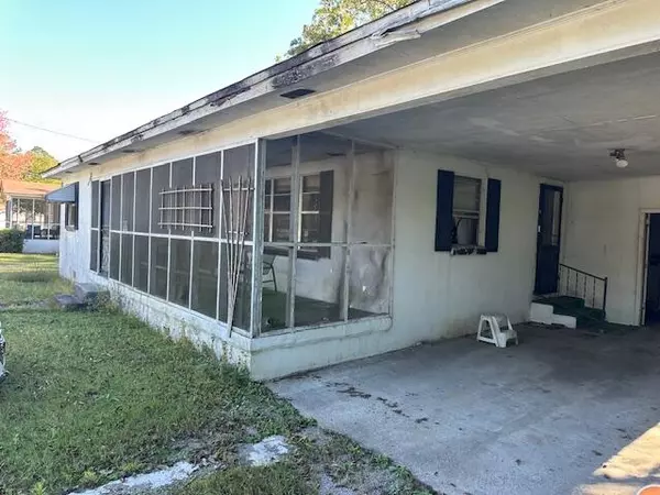 Elloree, SC 29047,1017 Harlin St