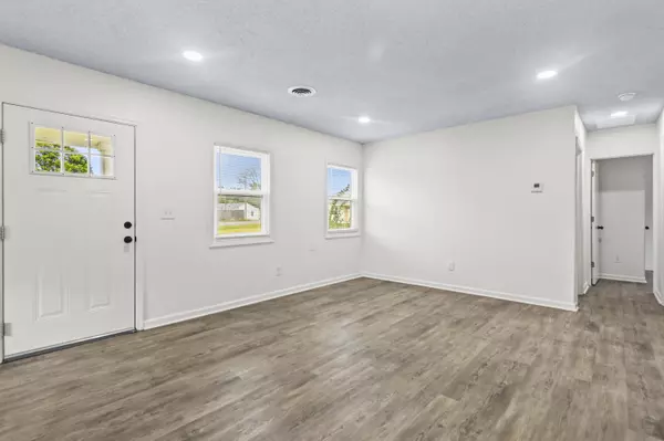 North Charleston, SC 29405,3043 Terry Dr