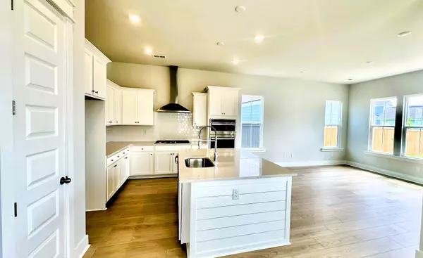 Summerville, SC 29486,215 Witherspoon St