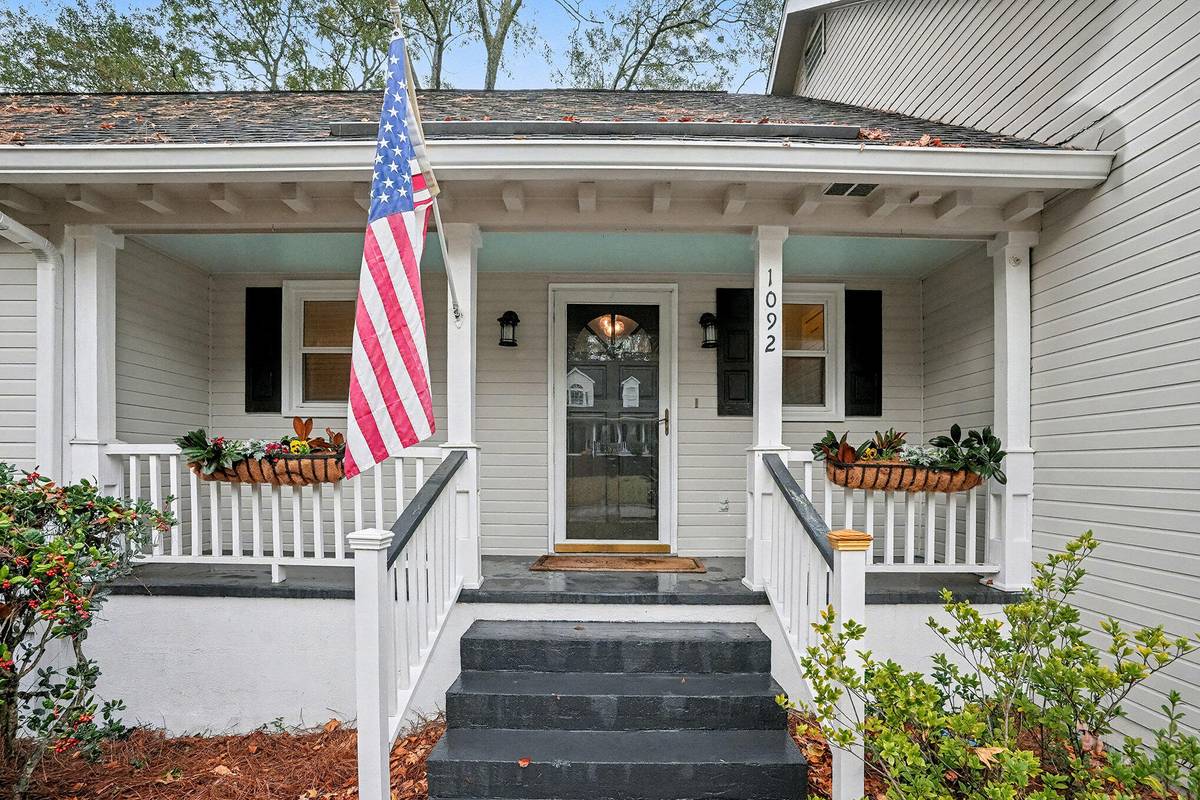 Hanahan, SC 29410,1092 Stonehenge Dr