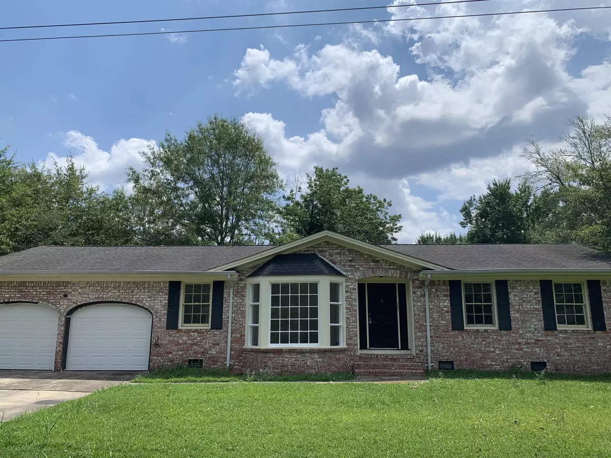 Summerville, SC 29483,205 Pinewood Dr