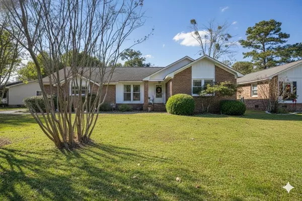 111 Sandtrap Rd, Summerville, SC 29483
